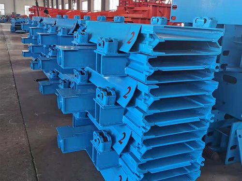 泰安华坤机械 图 煤矿刮板式输送机配件 刮板式输送机配件